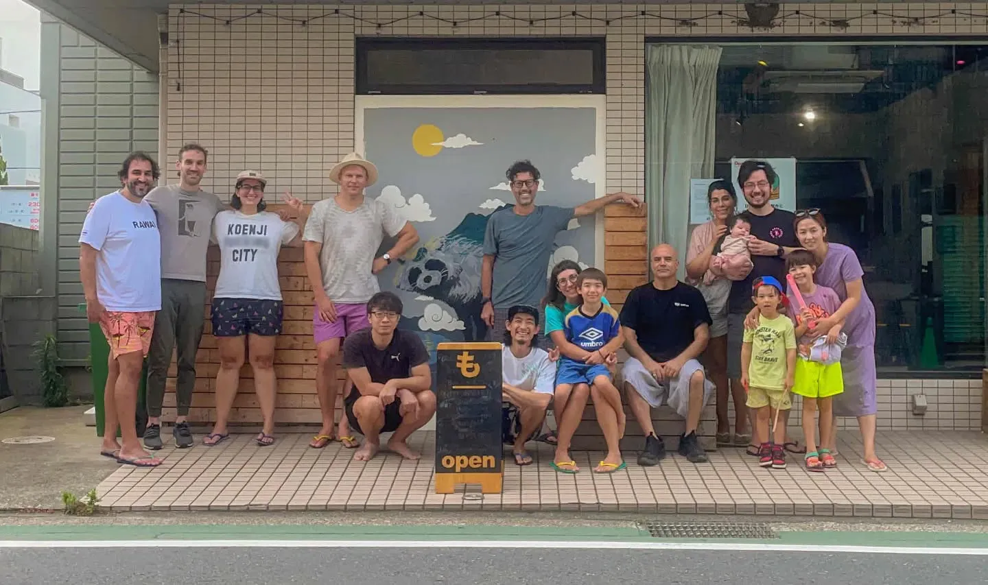 Moshimo members infront of Moshimo